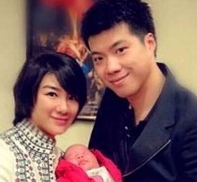 黄奕前夫在微博挂了黄奕隐私照片……太恶心了吧